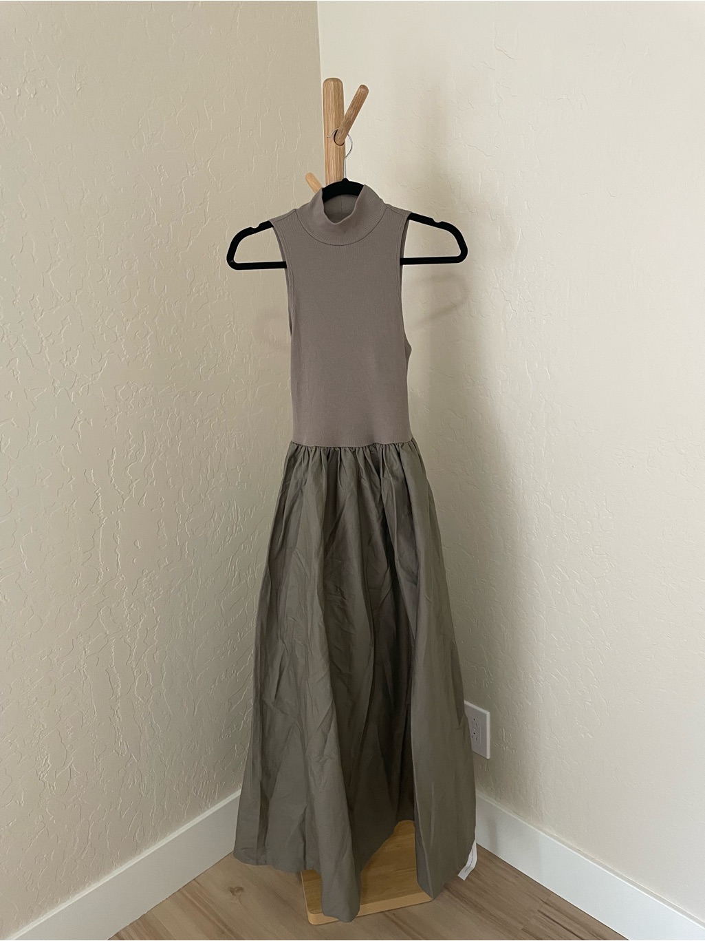 Reformation Sai Dress In Taupe